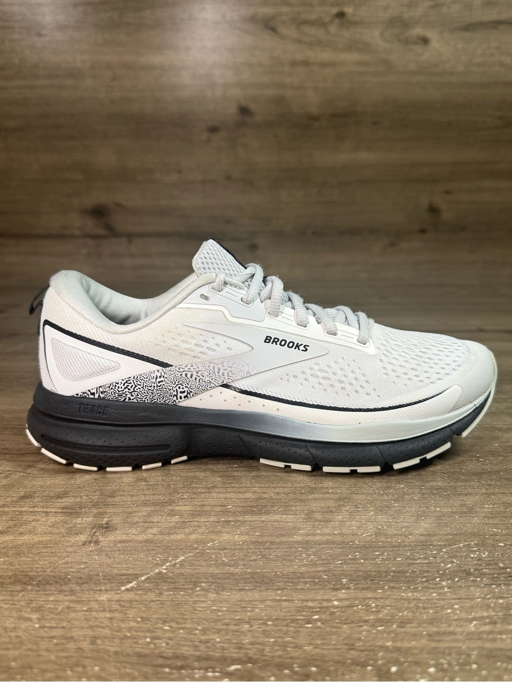 Brooks Women’s Trace 3 Running Athletic Shoes Sneakers White Size 9
